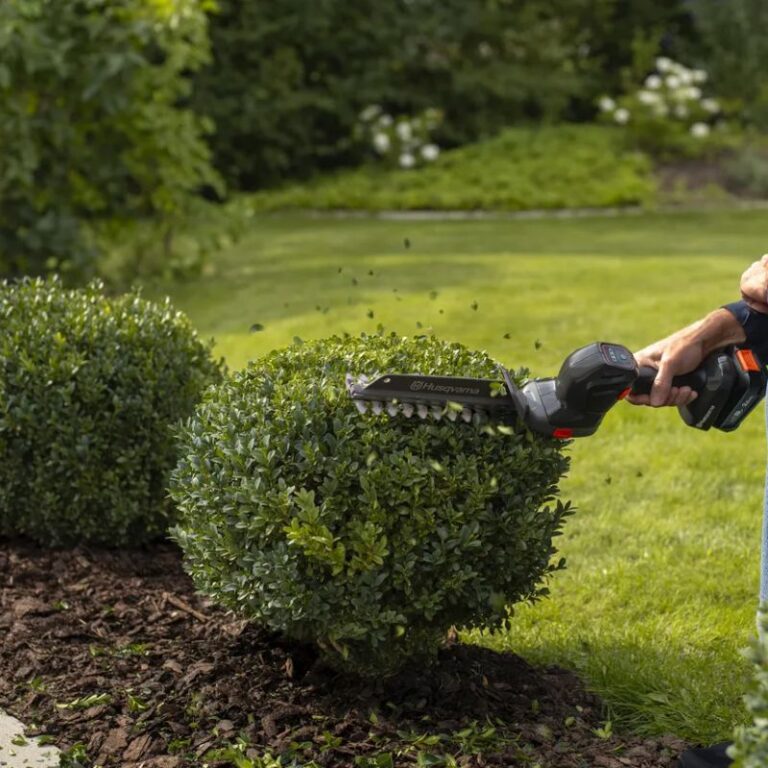 Husqvarna Aspire škare za živicu + produžna cijev bez baterije i punjača